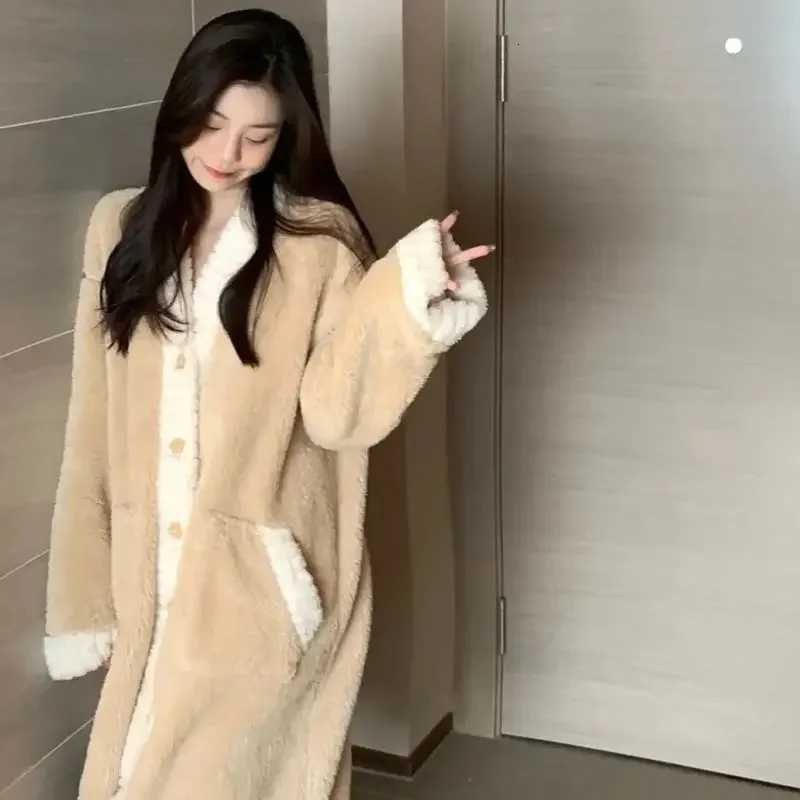 Female Autumn and Winter Thickening Type Night Gown Long Style Can Be Worn Outside Loungewear Set Advanced Coral Fleece Pajamas Z250925