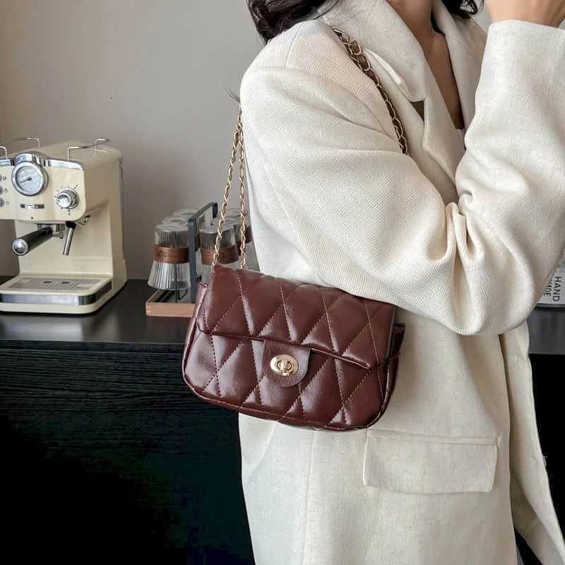 Solid Crossbody Bags for Women Korean Style Versatile Handbags Aesthetic Luxury Ladies Fashionable PU Chain Design Square Bags Z250926