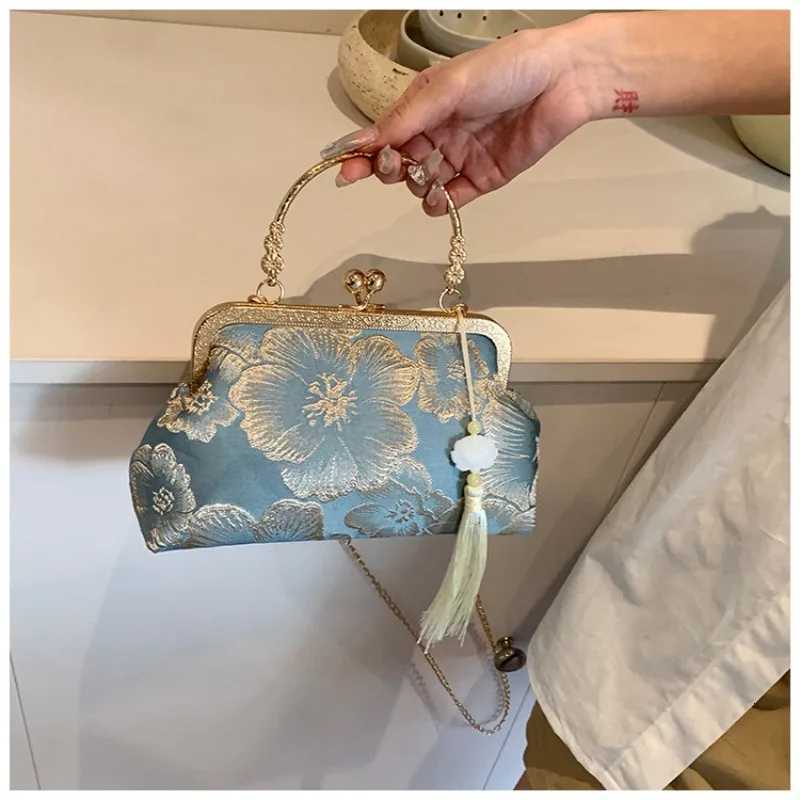 Chinese Style Flower Embroidered Shoulder Crossbody Bag Elegant Chain Handbag Retro Square Pinch Buckle Bag Evening Clutch BagW250926