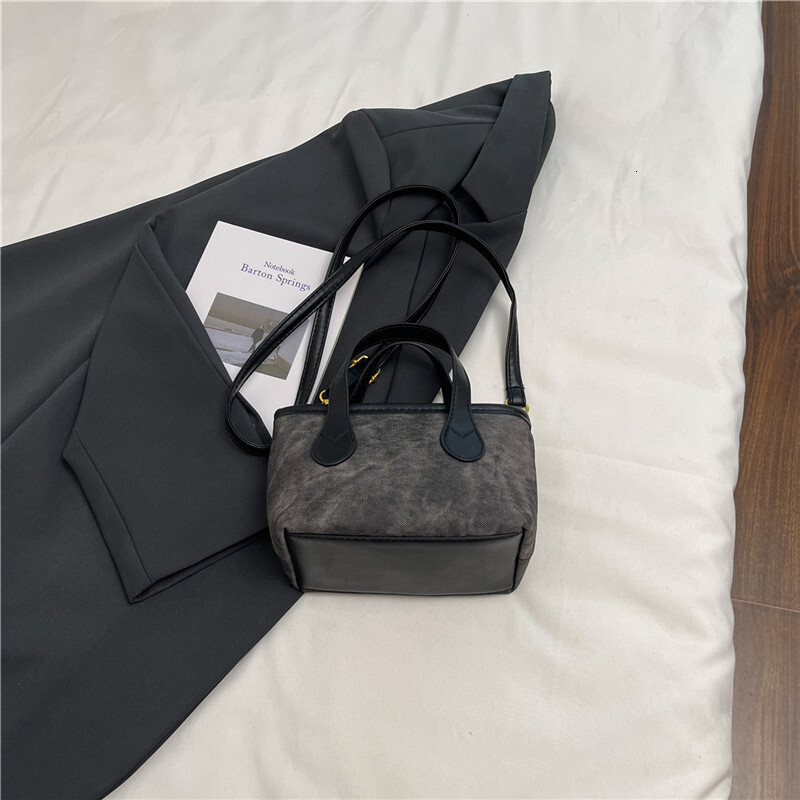 2025 Autumn/Winter Korean New Women's Handbag Fashion Versatile Style bag Trendy Retro Style Shoulder Bag Light Luxury Designer Bag