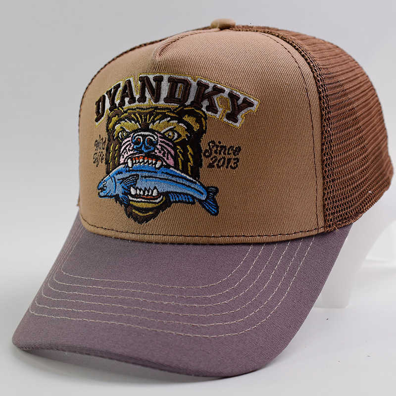 Baseball cap with European style embroidery and multi-color patches, mesh netting on the front, made of 100% cotton, absorbs sweat and is breathable.