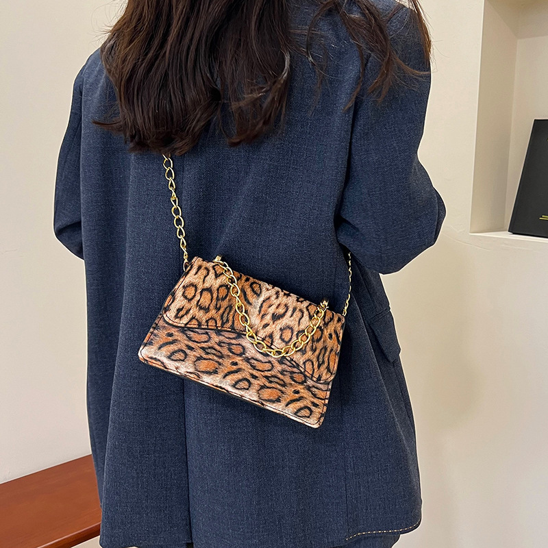 2025 Autumn/Winter New Light Luxury Chain clean Leopard Pattern Women's Small Square Bag Trendy Fashion Retro bag Women's Shoulder Bag Desig