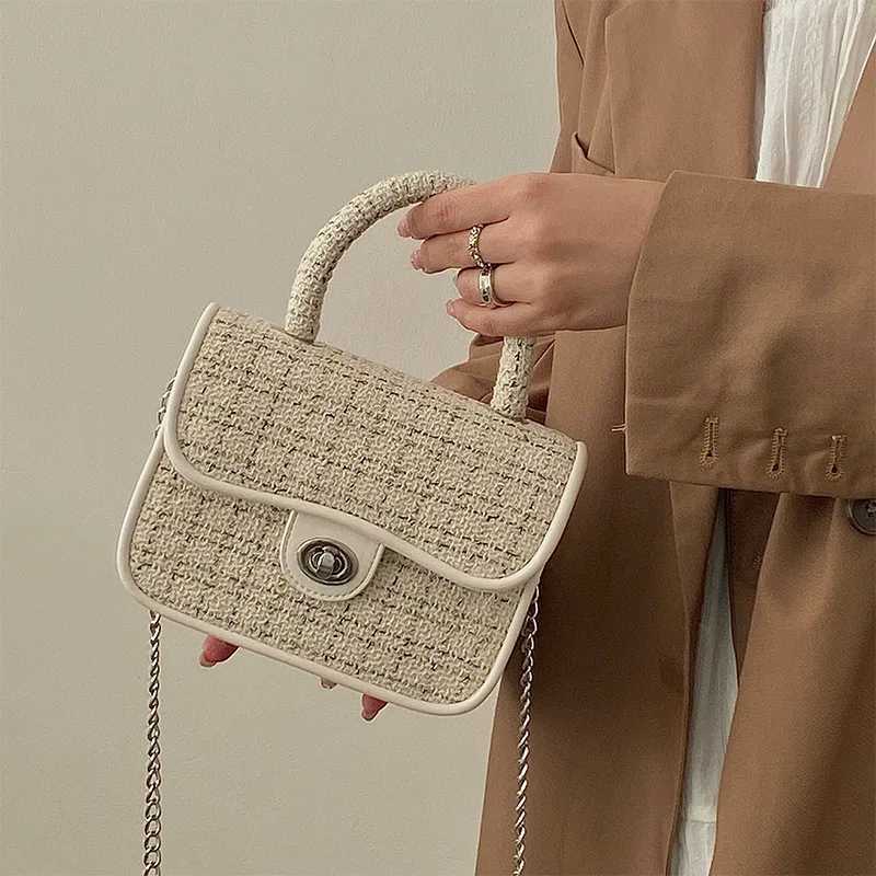 Niche design fashion popular handbags leisure hundreds of trendy diagonal cross chain bag single shoulder small square bag Z250926
