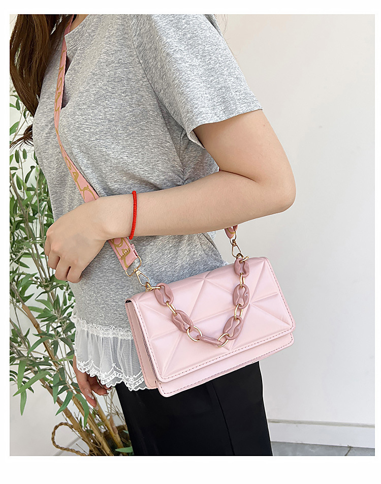 2025 autumn and winter new minimalist style handbag fashionable retro light bag luxury elegant style niche design thick chain shoulder bag designer ba