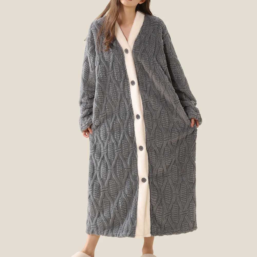 2025 Autumn and Winter New Cotton Velvet Home Robe Vneck Casual Soft Longsleeved Warm and Comfortable Button Long Nightgowns Z250925