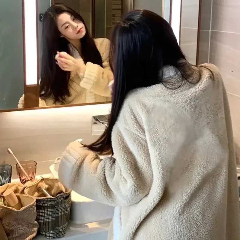 Female Autumn and Winter Thickening Type Night Gown Long Style Can Be Worn Outside Loungewear Set Advanced Coral Fleece Pajamas Z250925