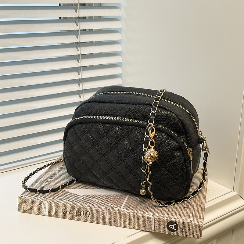 2025 Autumn/Winter French New Women's Handbag Light Luxury Retro Style Quilted Chain Fashion Shoulder bag Bag Designer Bag