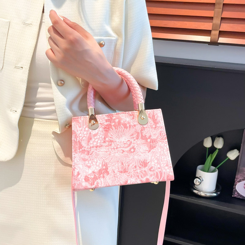 2025 autumn and winter new Chinese bag style women's trendy design shoulder bag niche design retro light luxury style handbag designer bag