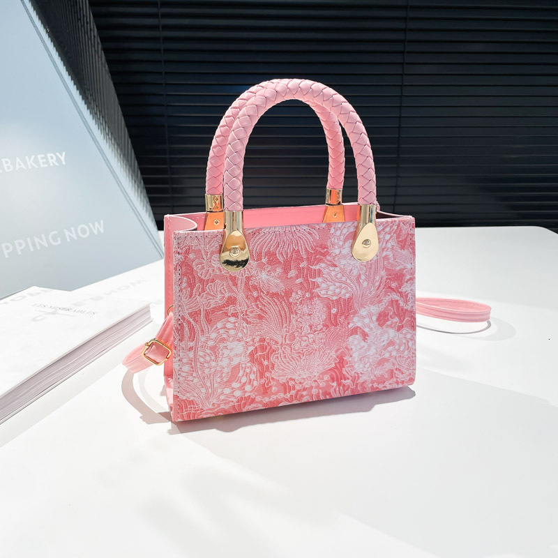 2025 autumn and winter new Chinese bag style women's trendy design shoulder bag niche design retro light luxury style handbag designer bag