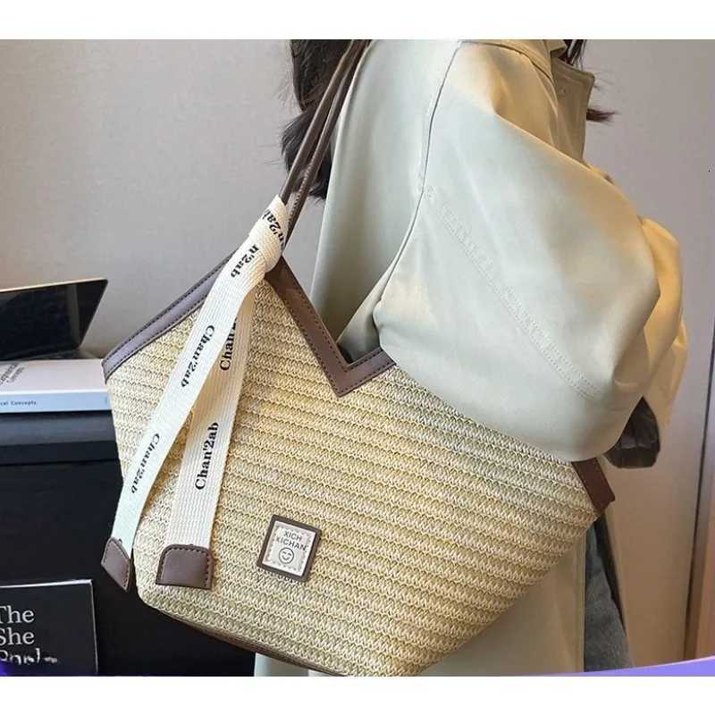 Woven straw tote bag for women large capacity 2025 new summer versatile shoulder bag textured trendy commuter toteW250926