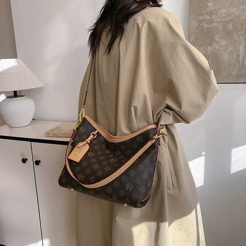 Popular Women Messenger Bag Leather Crossbody Shoulder Handbags Tote Elegant Classic Design Luxury Brand LadiesW250926