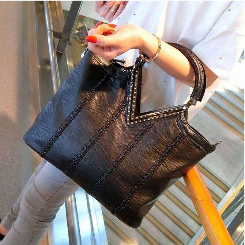 Designer Bag Soft Leather Large-Capacity Handbag Women's European And American Woven Fashionable Versatile Shoulder Messenger Bag High Value