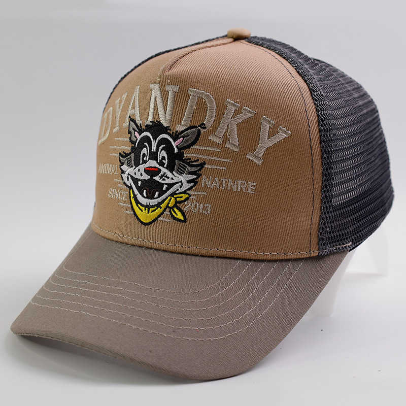 Baseball cap with European style embroidery and multi-color patches, mesh netting on the front, made of 100% cotton, absorbs sweat and is breathable.