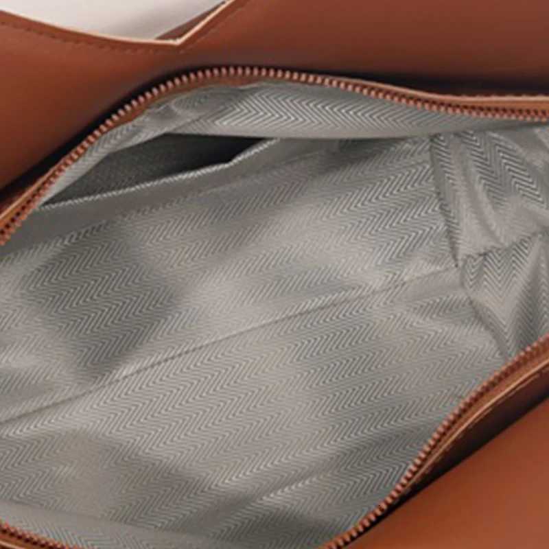 Neutral style backpack for daily commuting featuring a fashionable and simple singleshoulder handbag designW250926