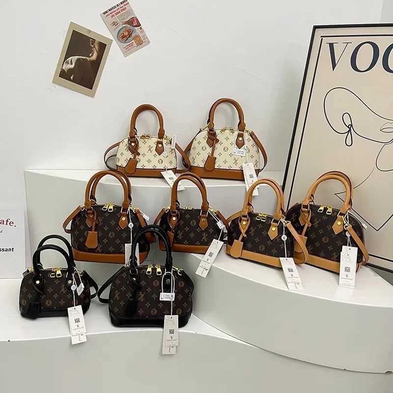 Elegant Designer Crossbody Bag For Ladies Womens Leather Tote Handbag Shoulder Bag By Famous BrandW250926