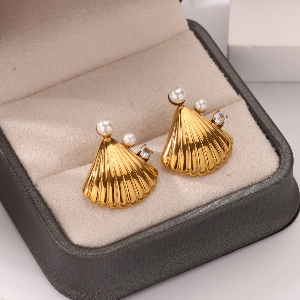 European & American Fashion Statement Starfish & Flower Earrings-Women's 18K Gold-Plated Stainless Steel Earrings with Pearl Inlay & Oil-Pressed 