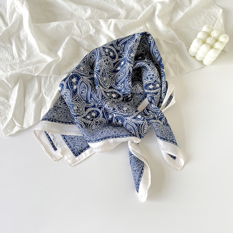 70cm Women's Silk Scarf, High-end Sensation, Best-selling Printed Fashion Scarf, Retro Paisley and Cashew Flower Satin Square Scarf