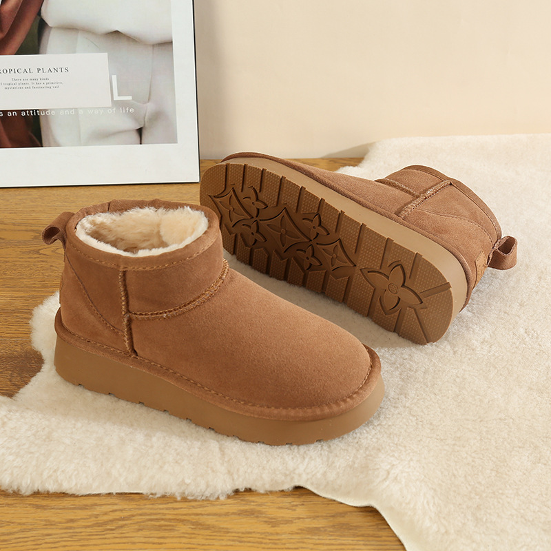 CE designer shoes Free shipping oxhide affordable luxury Winter anti slip snow boots with thick plush cotton shoes Fade-resistant yellow
