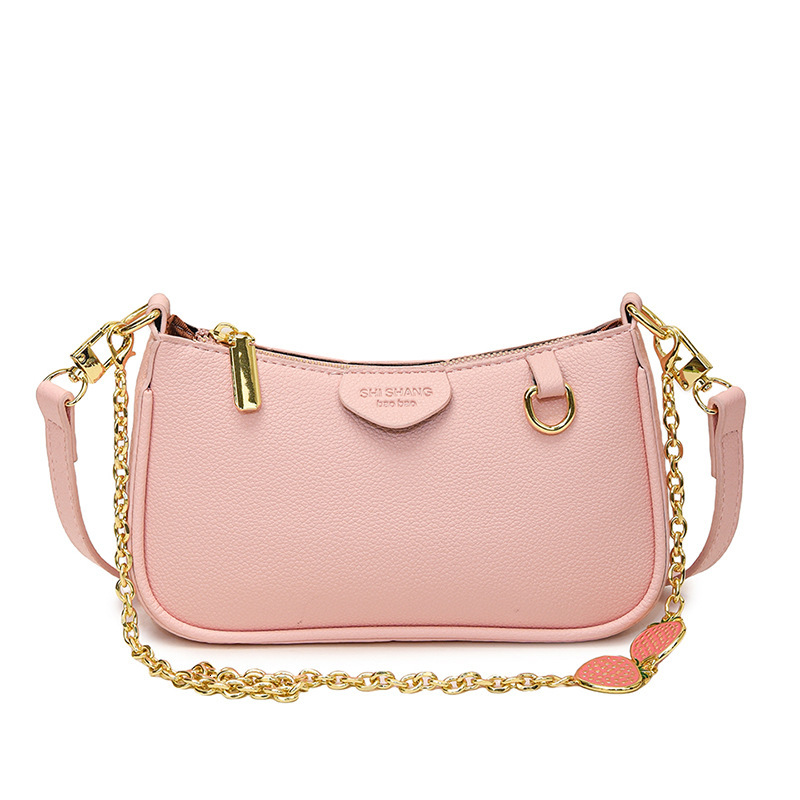 2025 Autumn/Winter New Retro Strawberry Pendant Shoulder Bag Trendy Style Fashion bag Chain Underarm Bag clean Light Luxury Designer Bag