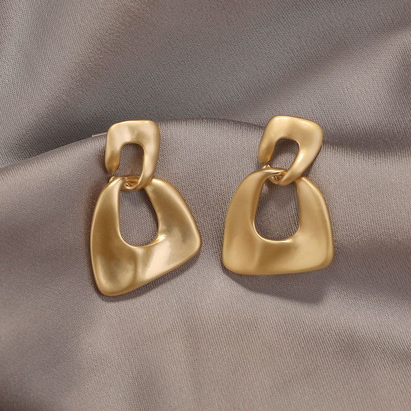 Tiny Metal Stud Earrings for Women Gold Color Twist Round Earrings Small Unusual Earrings Fashion Jewelry