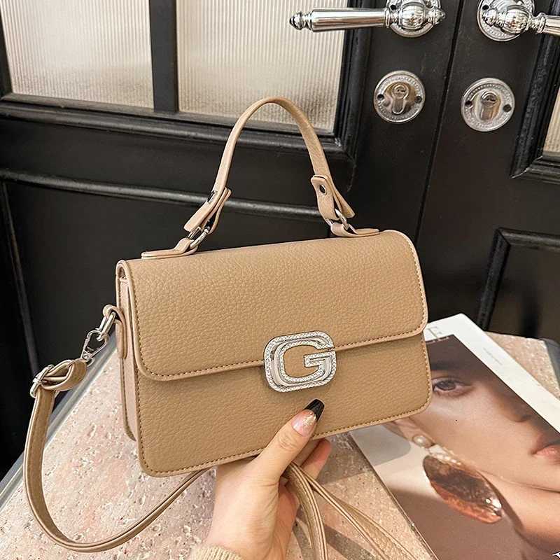 Luxury Brand Famous Designer Leather Tote Bag for Women Elegant Classic Popular Ladies Crossbody Bag Handbag Z250926