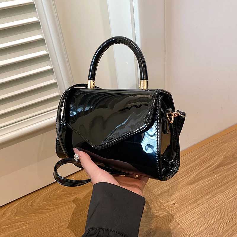 Faux Leather Bags for Woman 2025 Trend Small Shoulder Bag Korean Fashion Handbag Ladies Crossbody Bags Black White Brown Red Z250926