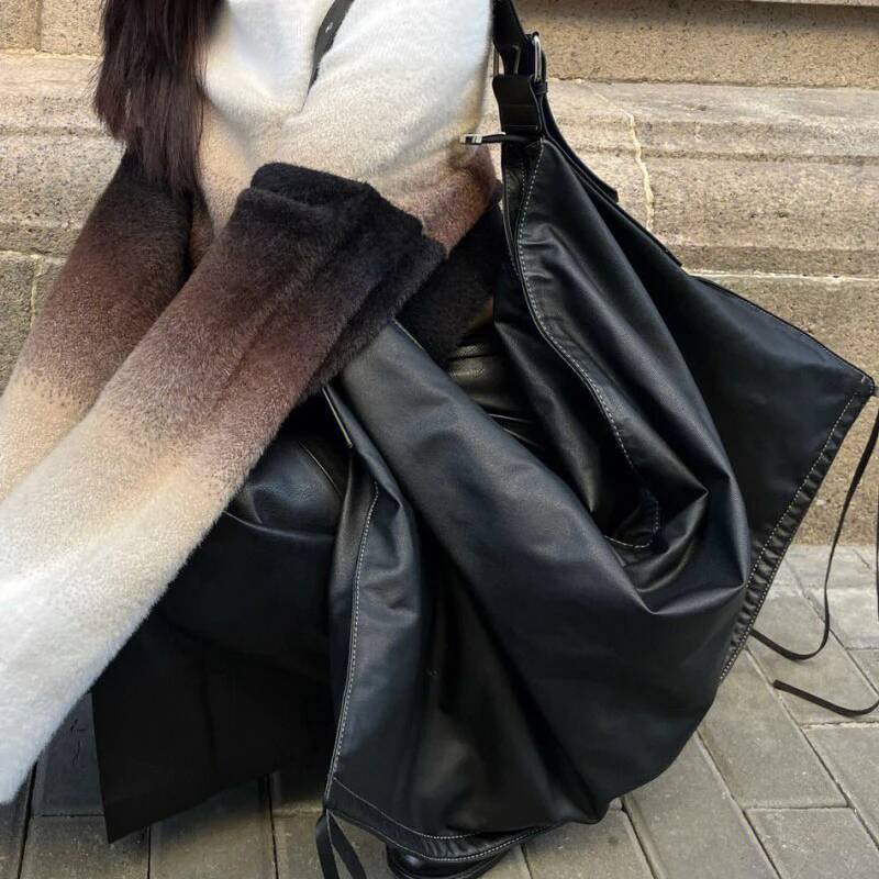Large Capacity Hobos Bags For Women Designer Handbag Purse New In Fashion Tassel Decoration Black Underarm Shoulder high-quality