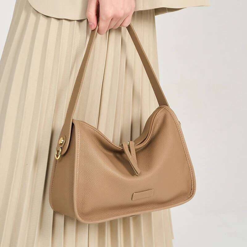 Winter New High-Quality Cowhide Niche Design Crossbody Handbag Versatile Fashion Light Shoulder Commuting Women's Bag MDNG2509