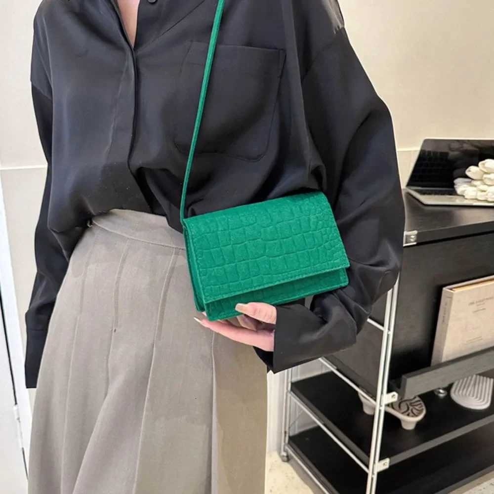 2023 Crossbody Bags for Women Felt Summer Texture Oneshoulder Armpit Bag Handbag Z250926