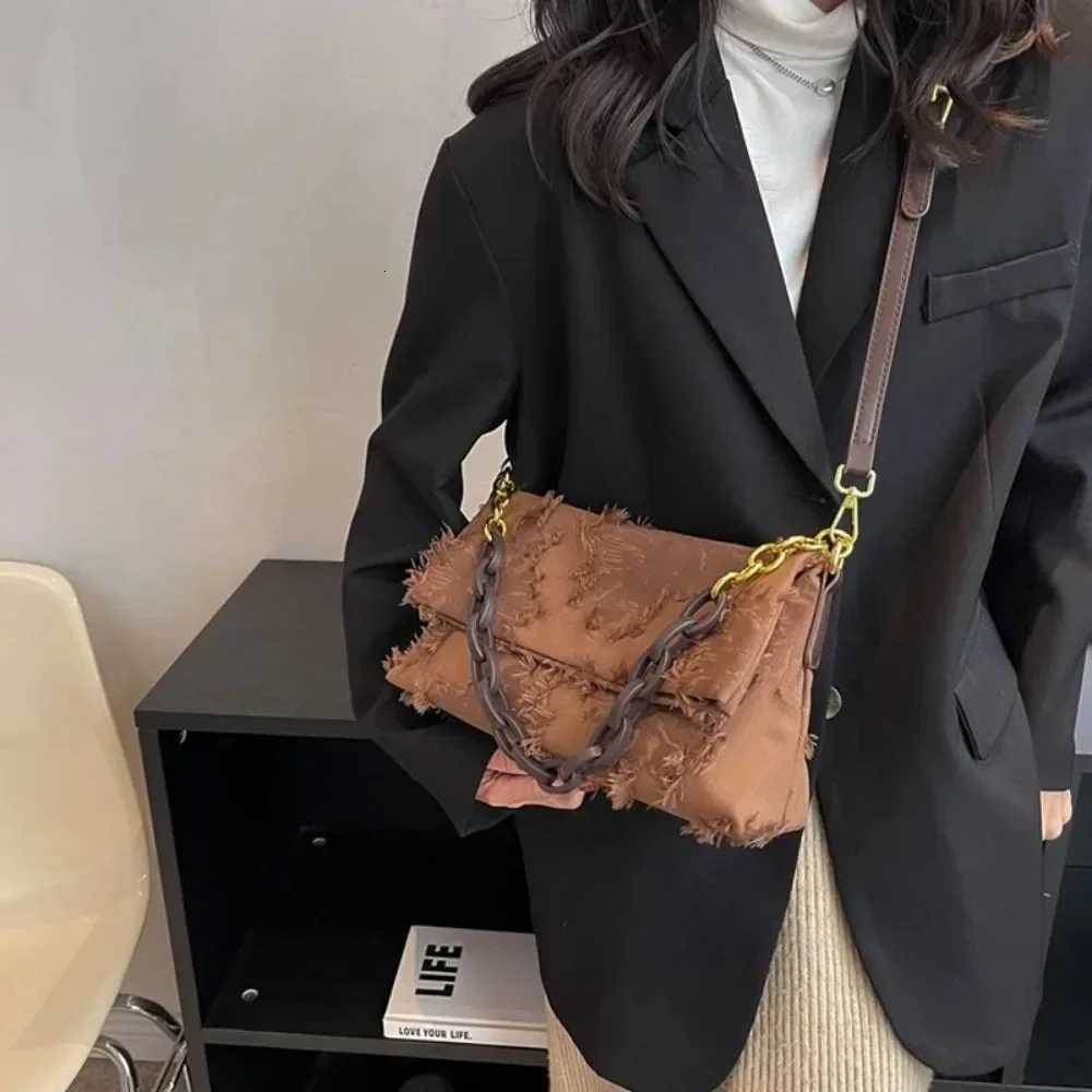 Luxury Womens Shoulder Bag Fashion Trend Chain Handbag High Quality Canvas Crossbody Bags Brand Designer Ladies Subaxillary BagW250926