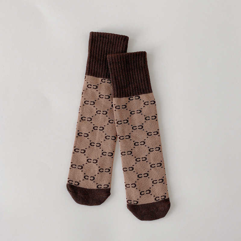 2024 New Childrens Socks Spring Summer Korean Style Trendy Socks Boys and Girls Autumn Winter No Heel Plaid Student MidCalf Socks C250926