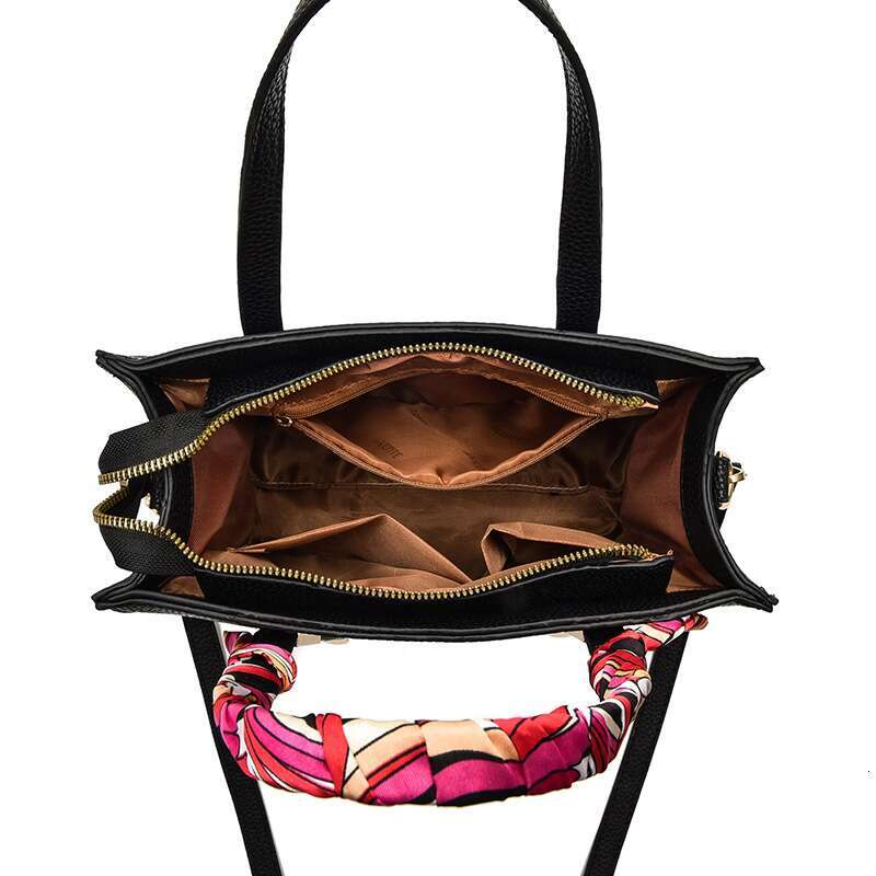 Middle ed handb Women's Korean version large capacity commuting women's casual one shoulder crossbody