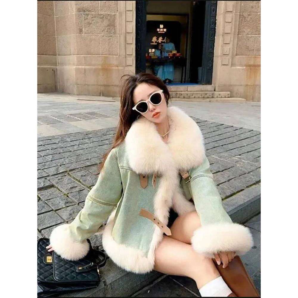 Large Fur Collar Denim Jackets Women Outwear Duck Liner Down Sort Motorcycle Jacket 2024 Winter New Thick Warm Parka