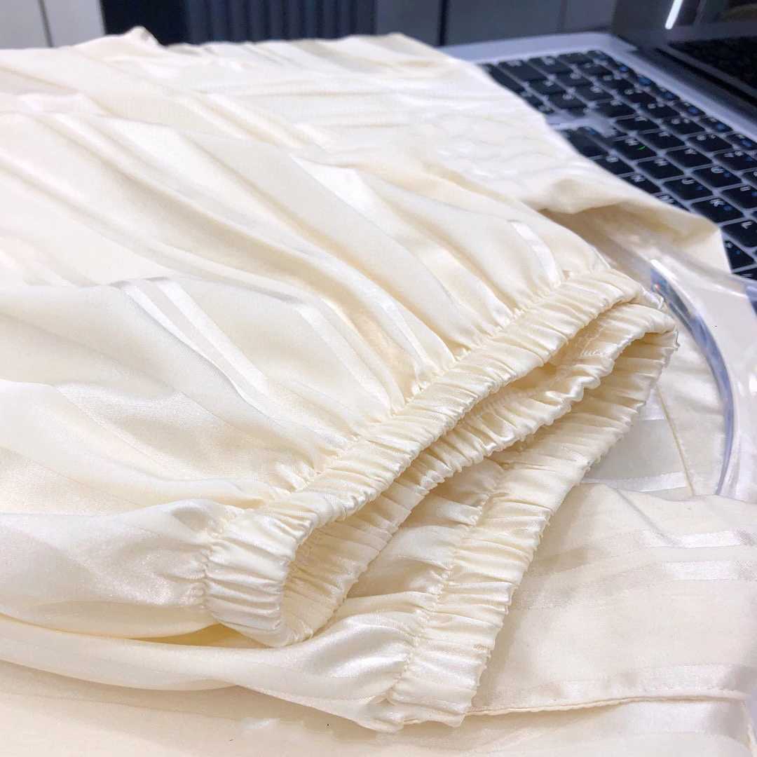 Light Luxury Imitation Silk Pajamas for Women Ice Silk Longsleeved Jacquard Loose Large Size Womens Pajamas Set Home Clothes Z250925