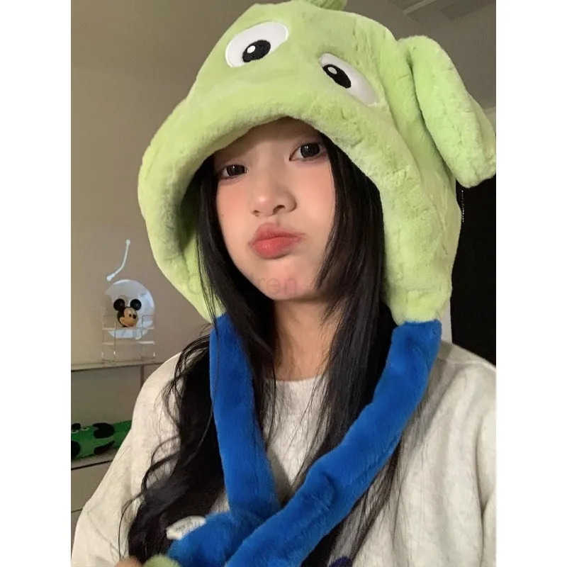 Disney Alien Cartoon Animation Peripheral Winter Cute Girly Heart Versatile Plush Outdoor Antifreeze Ear Hat Best Friend Gift H250926