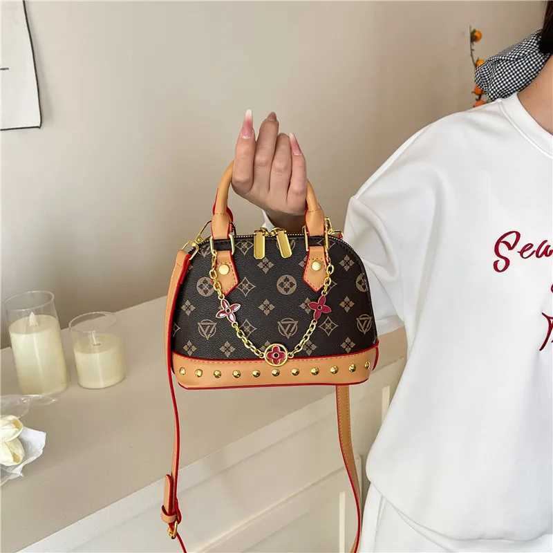 2025 Designer Shell Bag Floral Print ChainBeaded ShoulderCrossbody Purse Elegant Handbag for WomenW250926