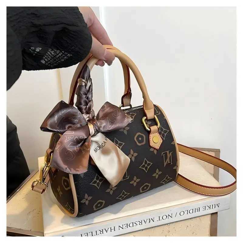 Highend style bag 2025 new vintage print pillow bag Boston single shoulder crossbody bag Classic print casual handbagW250926