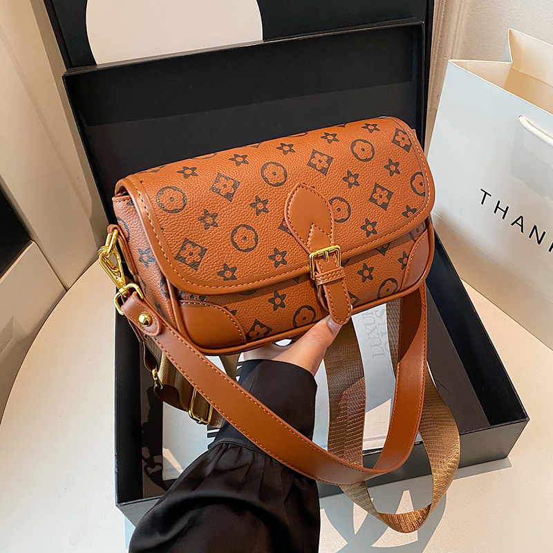 Free shipping Designer bag fashionable bucket bag high-end light luxury retro and fashionable monogram bag classic printed black white pink