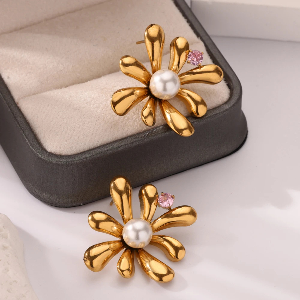 European & American Fashion Statement Starfish & Flower Earrings-Women's 18K Gold-Plated Stainless Steel Earrings with Pearl Inlay & Oil-Pressed 