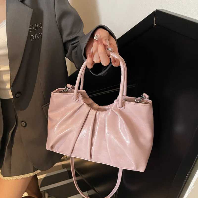 2025 Hot Selling Pleated Small Square Bag New Diagonal Span Large Capacity Bag Single Shoulder Handheld Womens Bag Purses Z250926