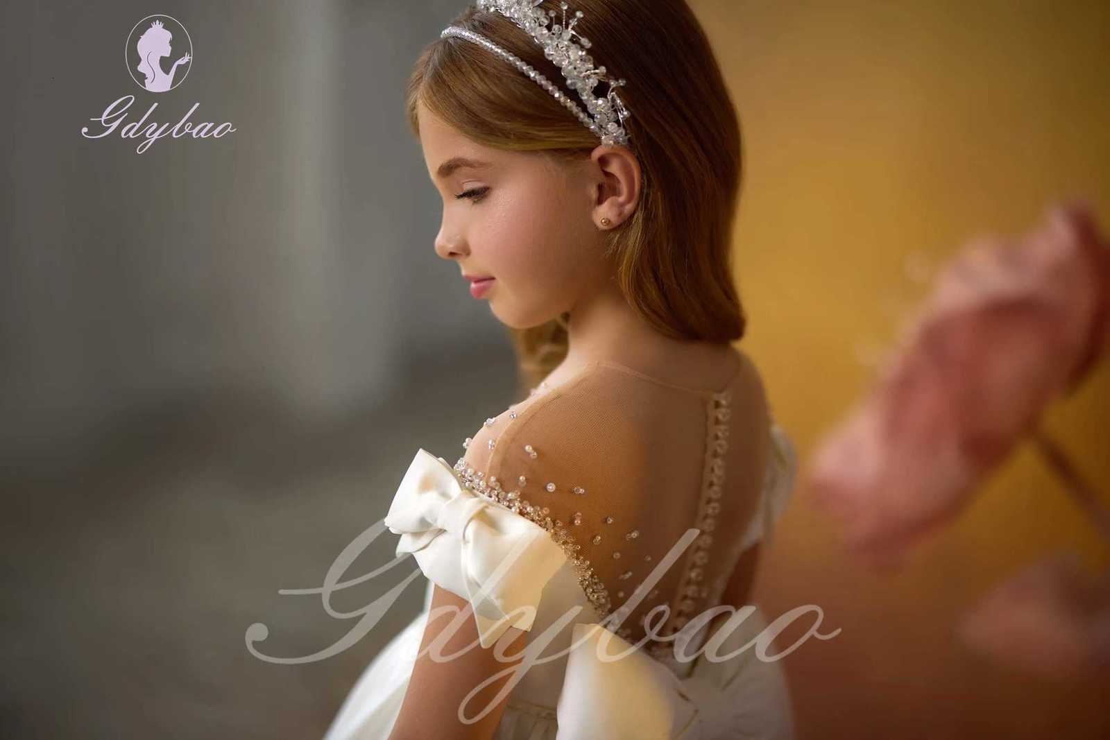 Elegant Satin Flower Girl Dress For Wedding Puffy Beaded Floor Length With Bow Kids Birthday Party First Communion Ball Gowns Z250926
