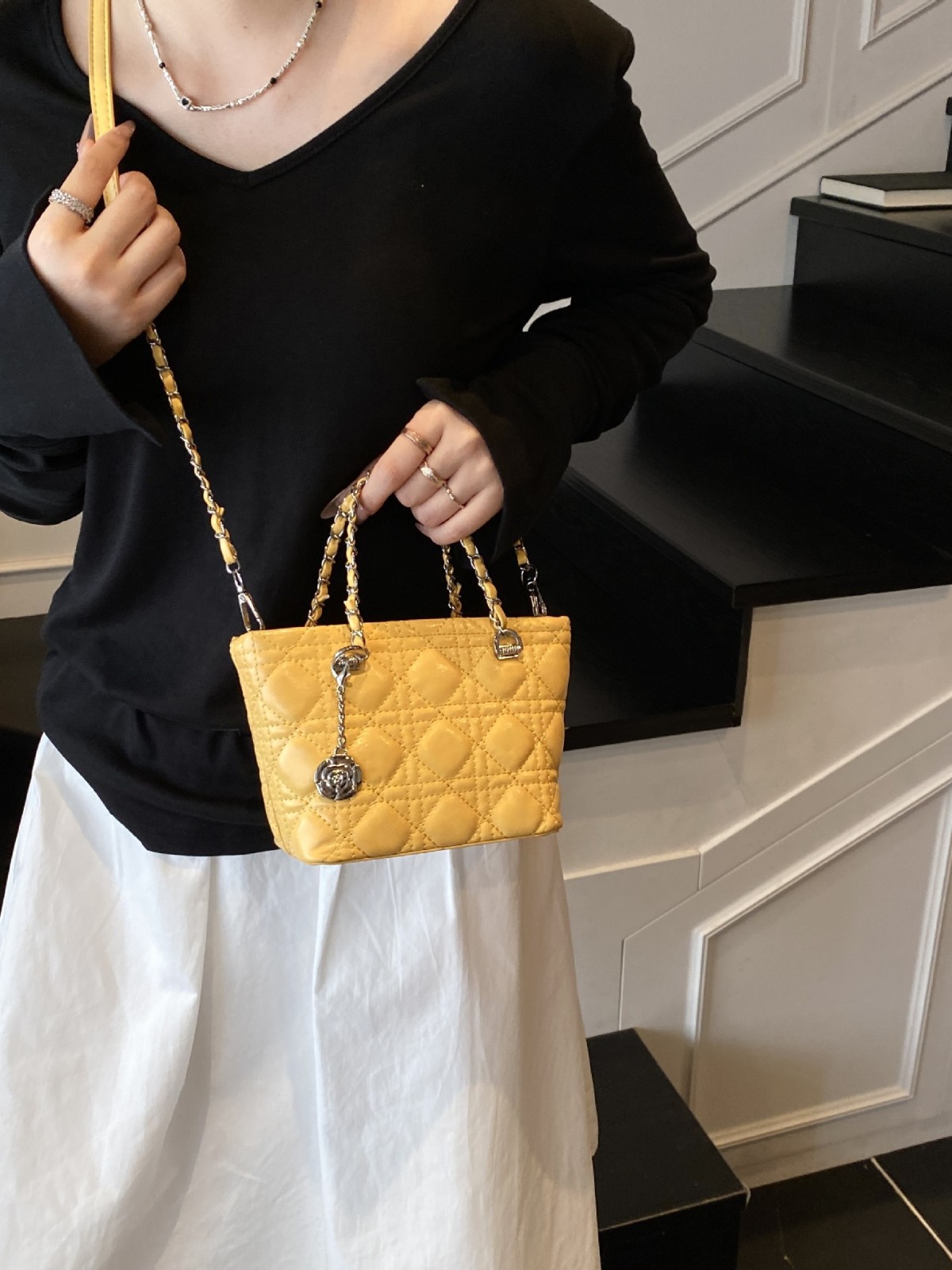 new Free delivery designer bag Luxury Bag Fashionable minimalist casual handbag for workplace commuting