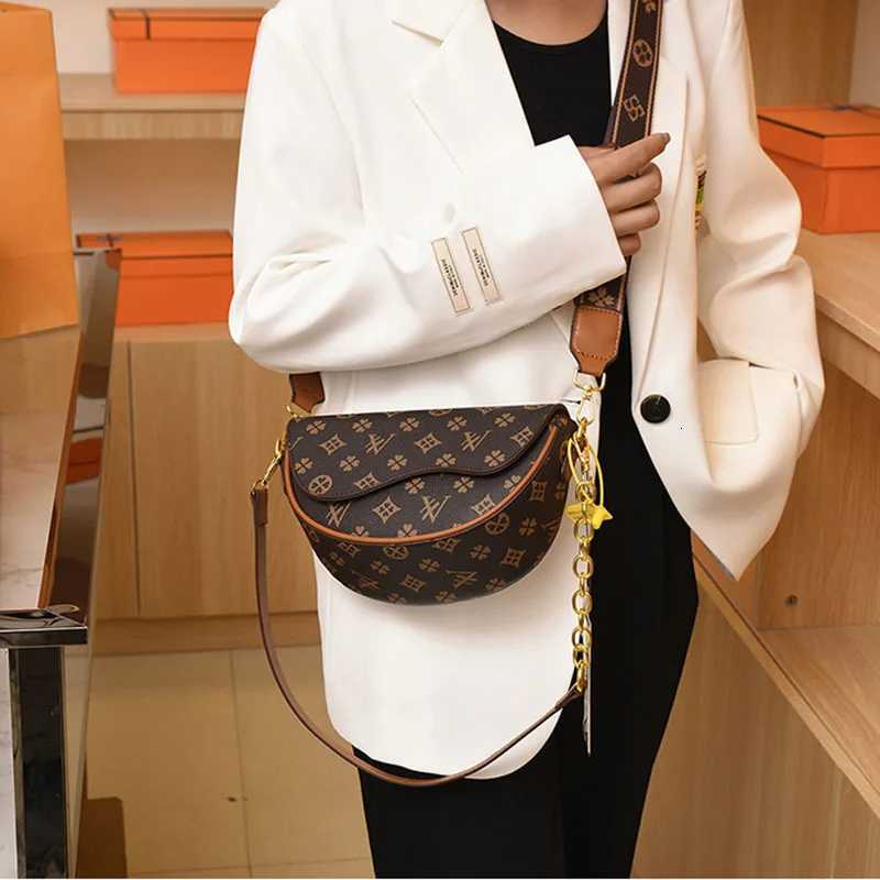 PVC Printing Saddle Bag Womens Bags Designer Luxury Crossbody Shoulder Purses Female Handbag Womens Clutch 2024 Crossbody BagW250926