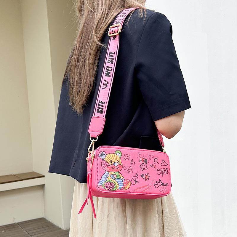 new Free delivery designer bag Luxury Bag Fashionable and comfortable crossbody bag simple and casual fashionable