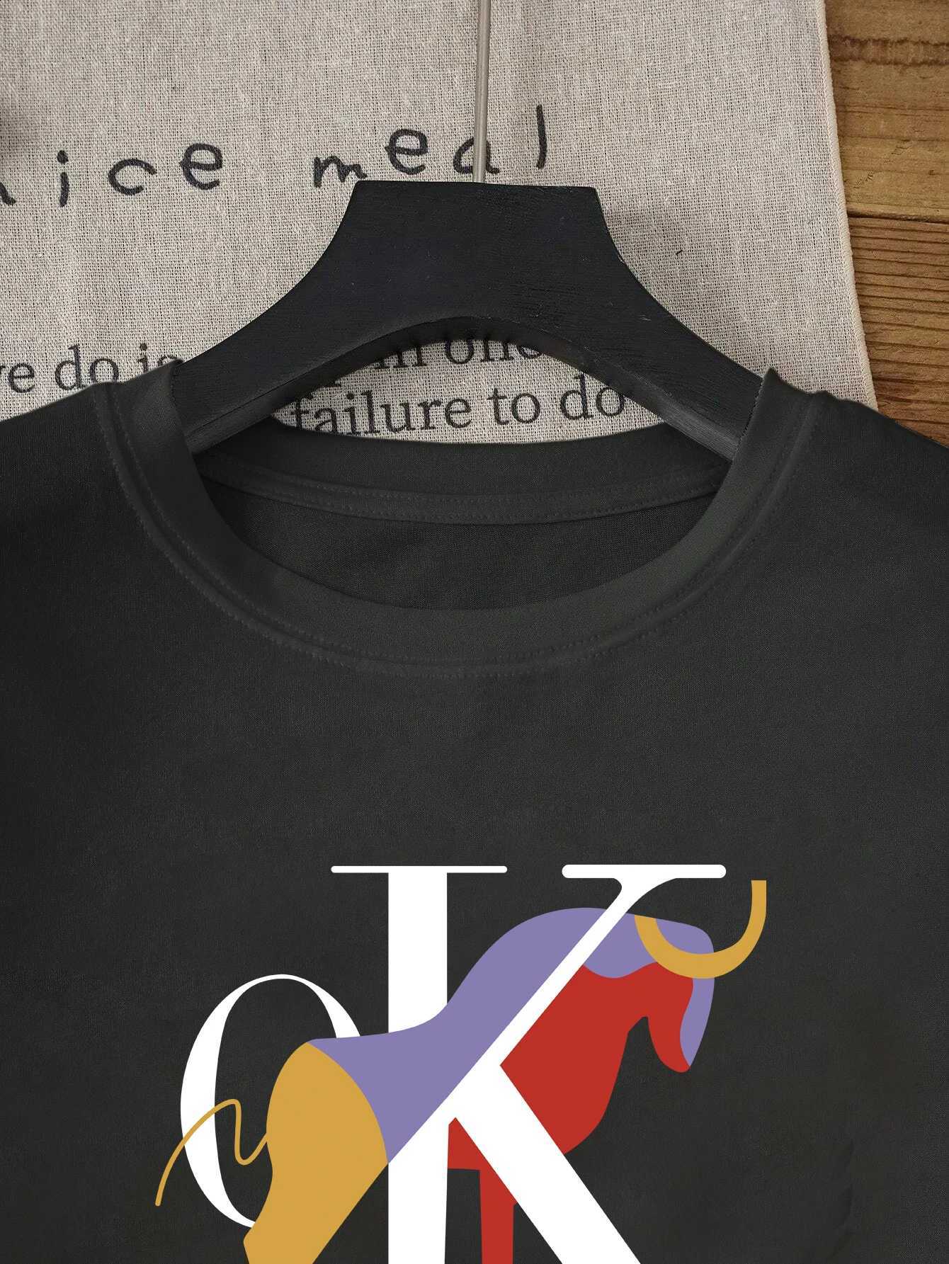 Women's luxcury Casual Short-Sleeve Round Neck Tee - Fashionable Minimalist Top