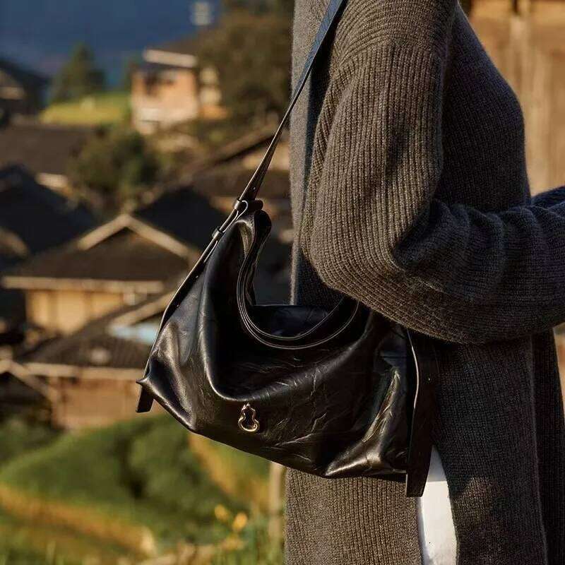 New Messenger Niche Design High Quality Shoulder Bag Genuine Leather Fashion Simple Handbags Commuter Crossbody Bags Suotong0917