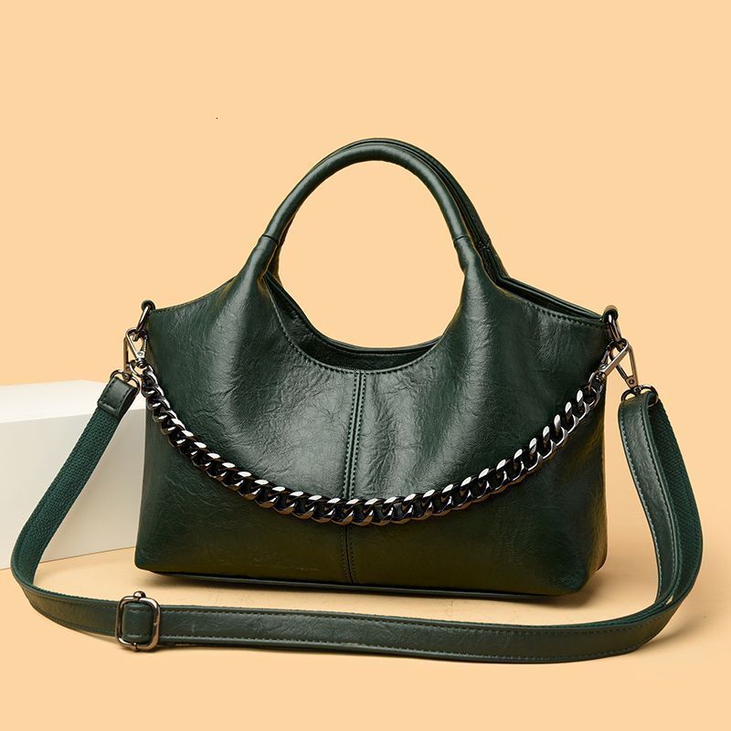 2025 autumn and winter large capacity niche design retro shoulder bag chain design clean bag trendy leather design women's light luxury designer 