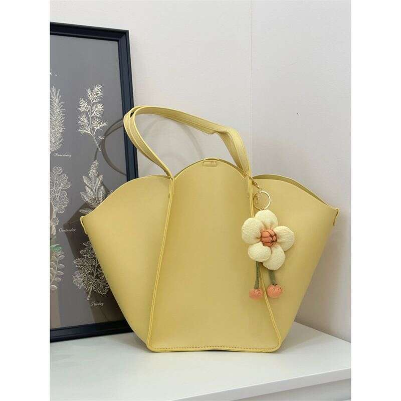 Tulip Petal Shoulder Tote New Versatile Underarm Large Capacity Summer Mother Bag