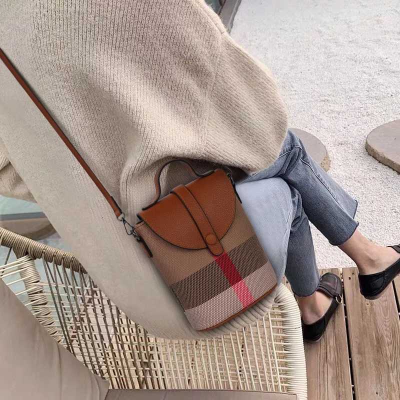 Aidrani Fashionable womens mini bag plaid single shoulder crossbody bag canvas patchwork cowhide portable small bagW250926