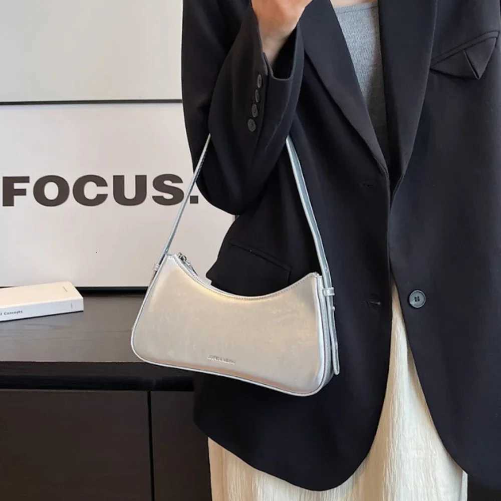 Small Cute Underarm Shoulder Bags for Women 2025 Trend Design Leather Handbags and Purses Y2K Silver Red Hand Bag Women Bag Z250926